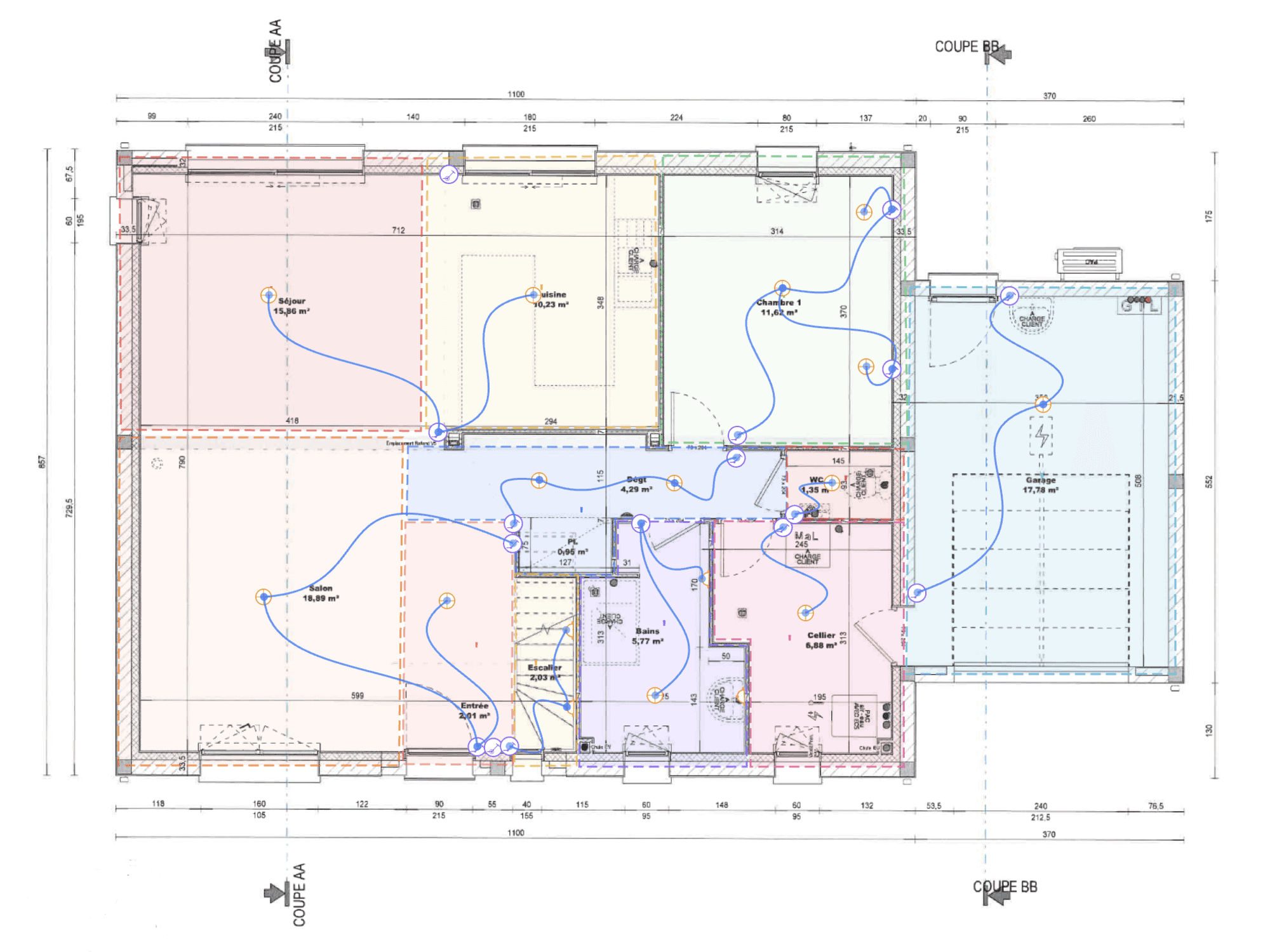 Plan d’une maison annoté dans Planelico avec les pièces, les symboles électriques et les liaisons